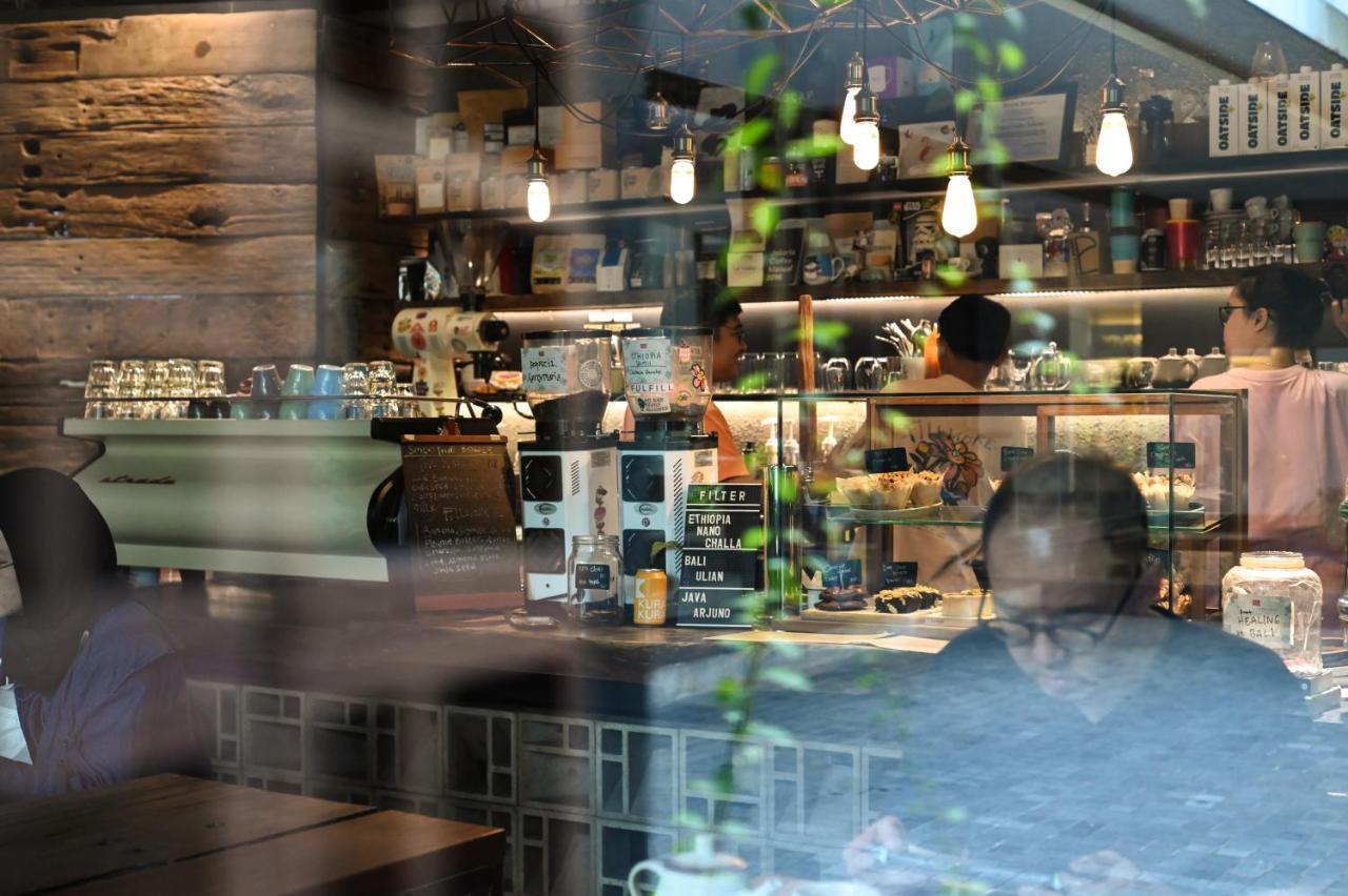 Miers Kuningan, Artotel Curated Jakarta Luaran gambar