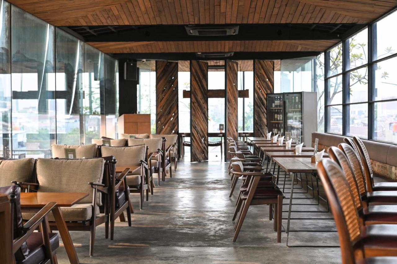 Miers Kuningan, Artotel Curated Jakarta Luaran gambar